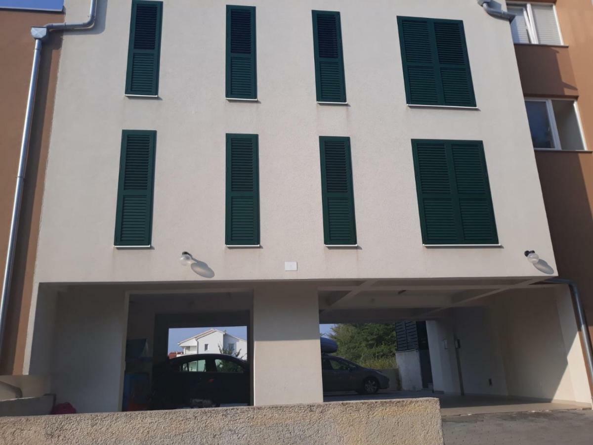 Apartamento Gabriela Nin Exterior foto