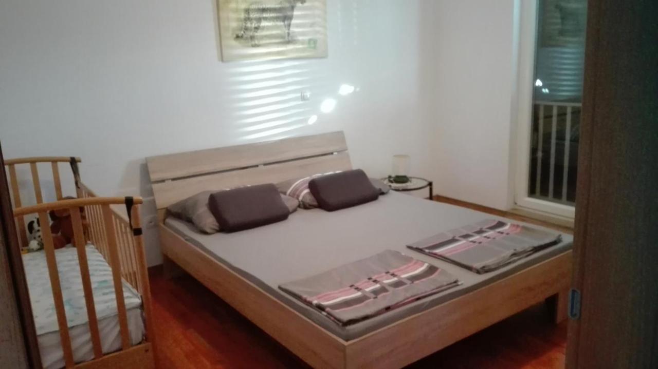 Apartamento Gabriela Nin Exterior foto